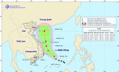 Áp thấp nhiệt đới tiếp tục đi lên phía Bắc, cách quần đảo Hoàng Sa của Việt Nam khoảng 200 km về phía Nam, dự báo có khả năng mạnh lên thành bão (Thời sự đêm 03/06/2018)